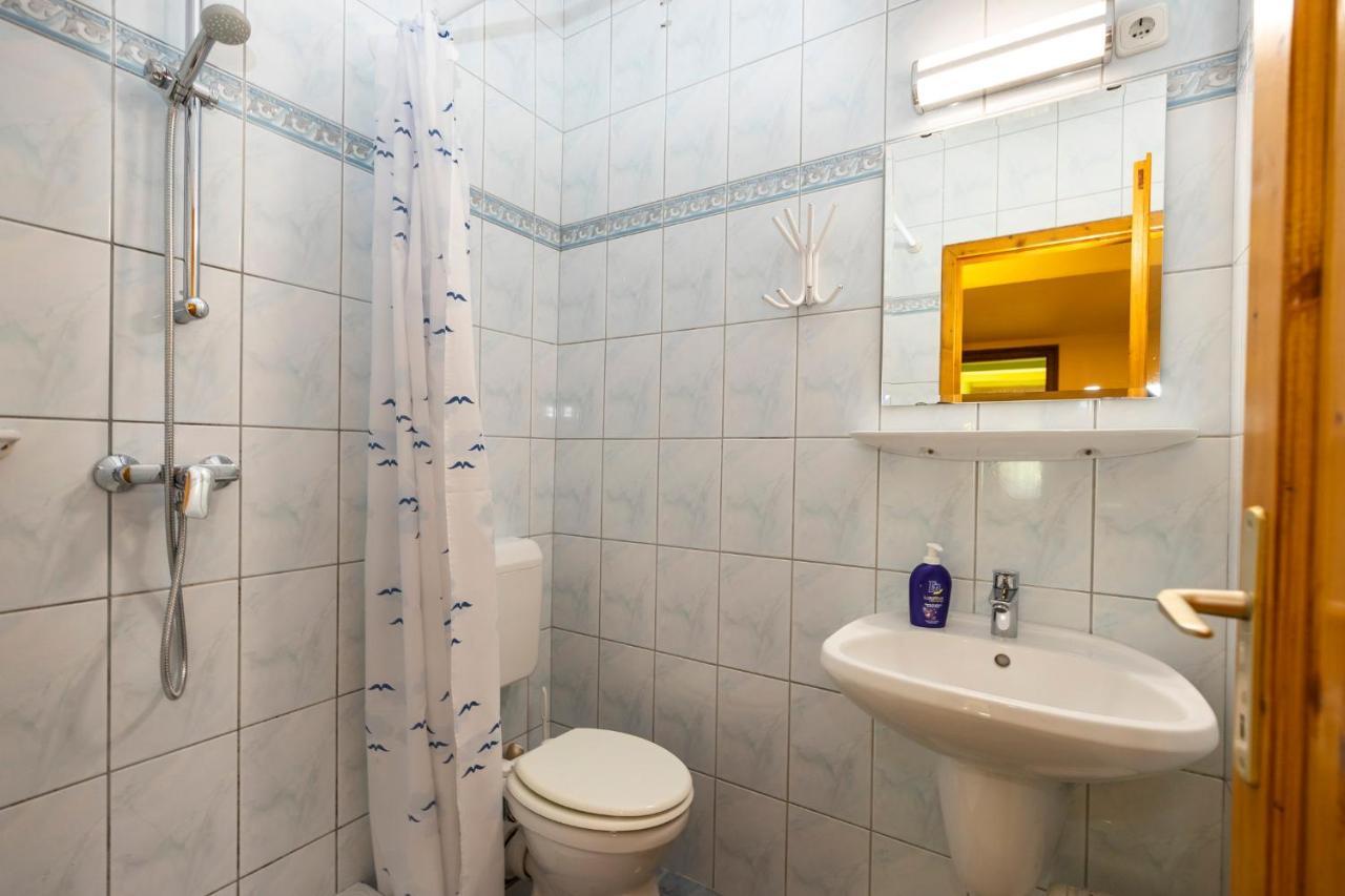 Cecey Vendeghaz Bed & Breakfast Eger Eksteriør bilde