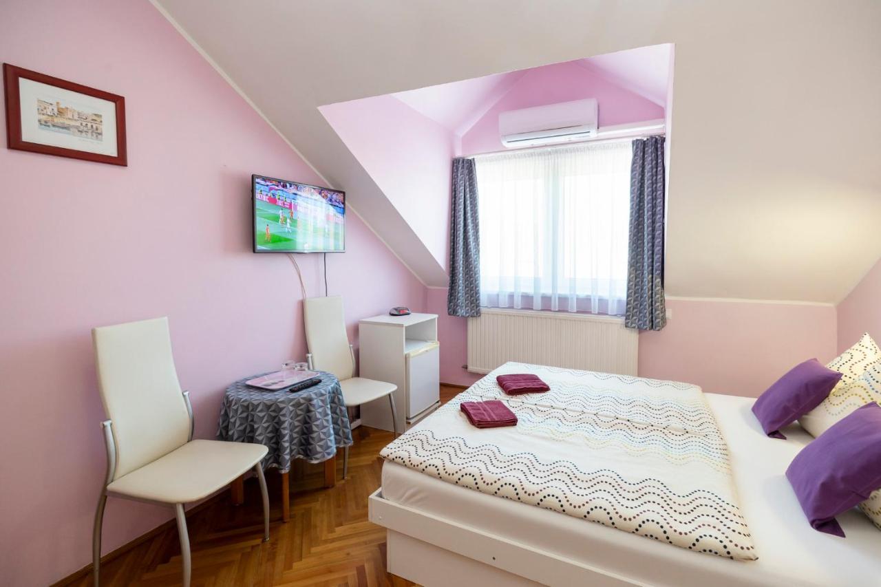 Cecey Vendeghaz Bed & Breakfast Eger Eksteriør bilde