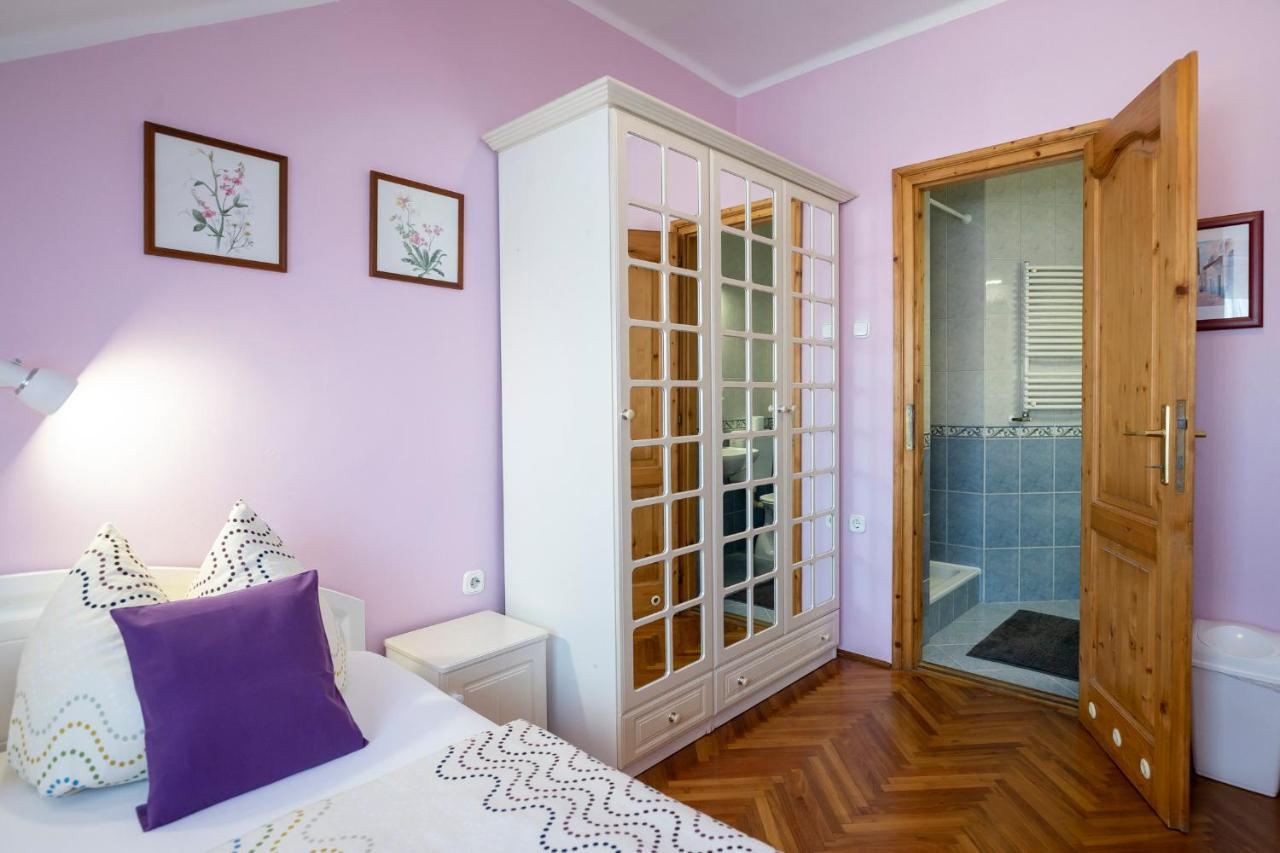 Cecey Vendeghaz Bed & Breakfast Eger Eksteriør bilde